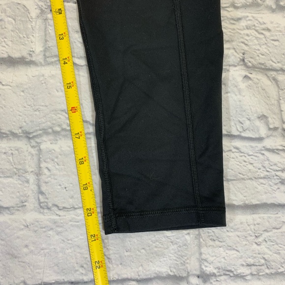 Victoria’s Secret Leggings Size Small Set of two Crop Capri Black &multicolored - Picture 7 of 11